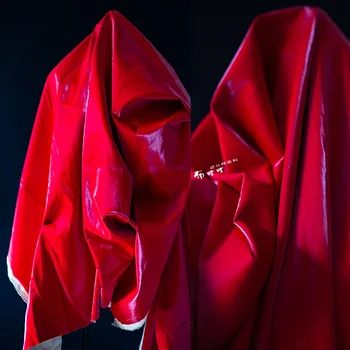 Красная кожаная ткань С глянцевым покрытием, Материал PU, куртка, модная одежда, Дизайнерская ткань оптом для шитья своими руками - Изображение 1  