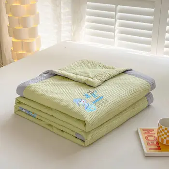 Оставайтесь прохладными и уютными с нашим двухслойным летним одеялом с вышивкой - идеально подходит для освежающего ночного сна - Изображение 2  